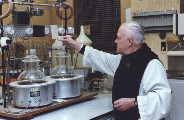 Father Théodore in the lab at Chimay