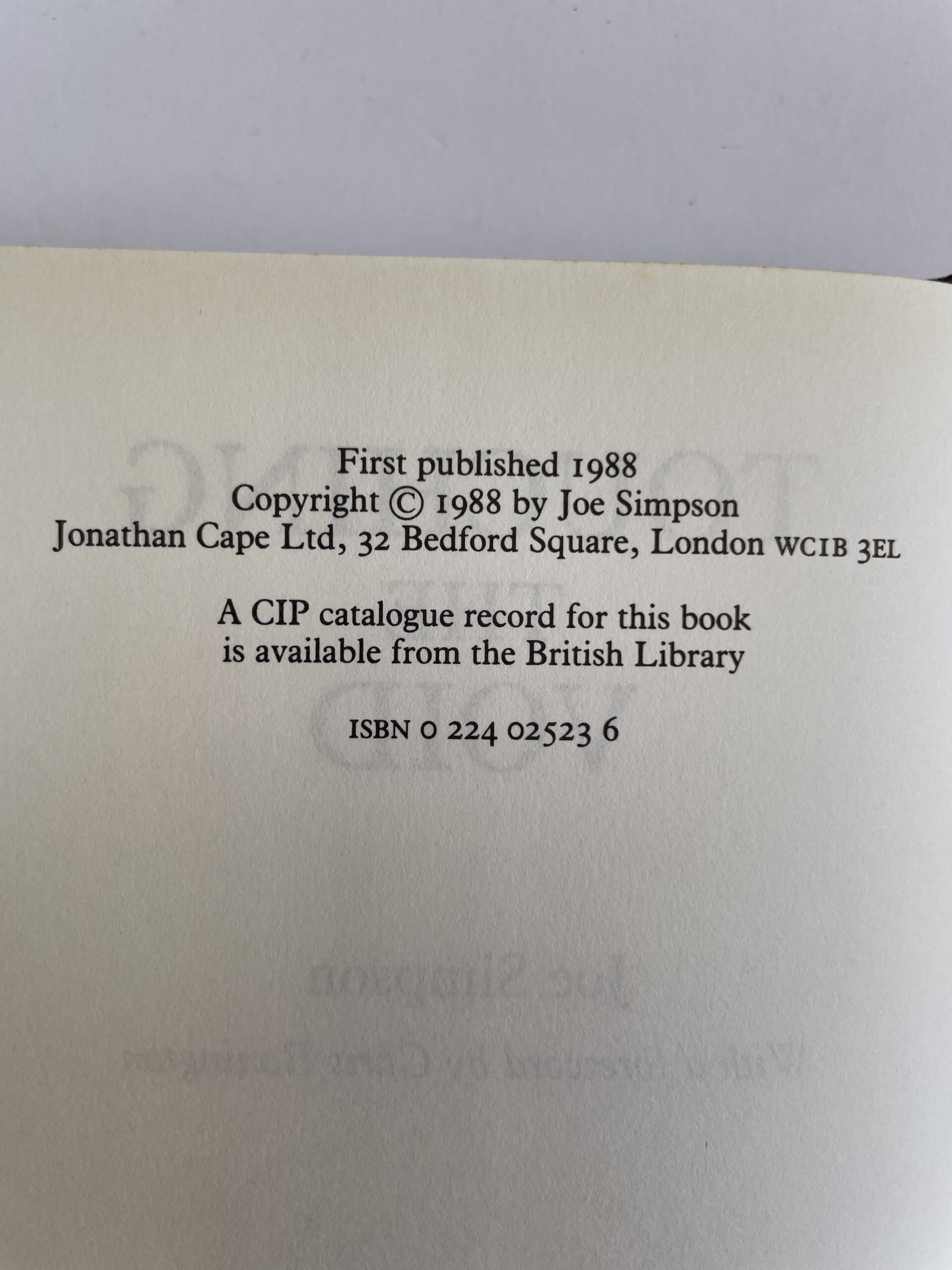 joe simpson touching the void first edition2