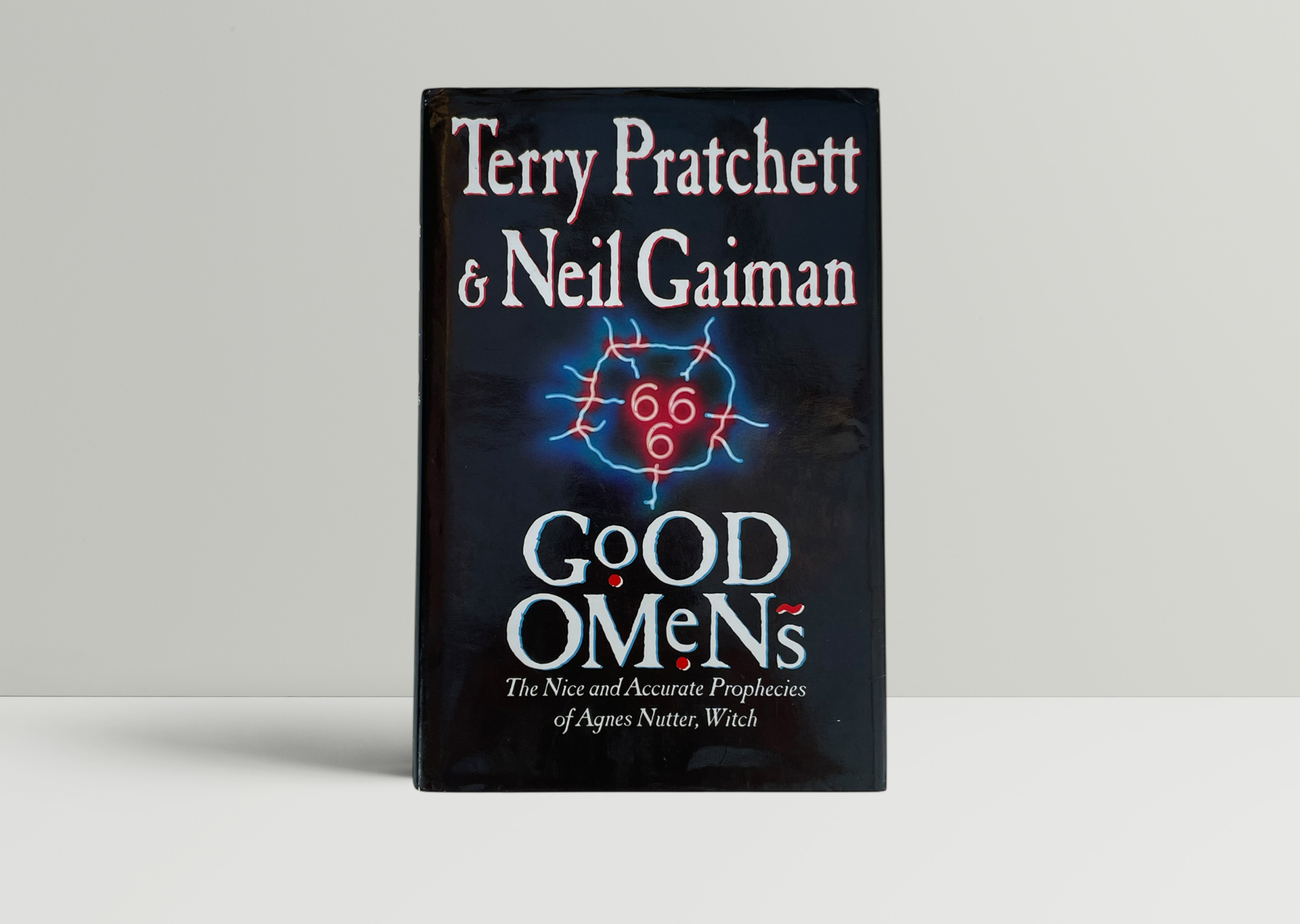 terry pratchett good omens first edition1