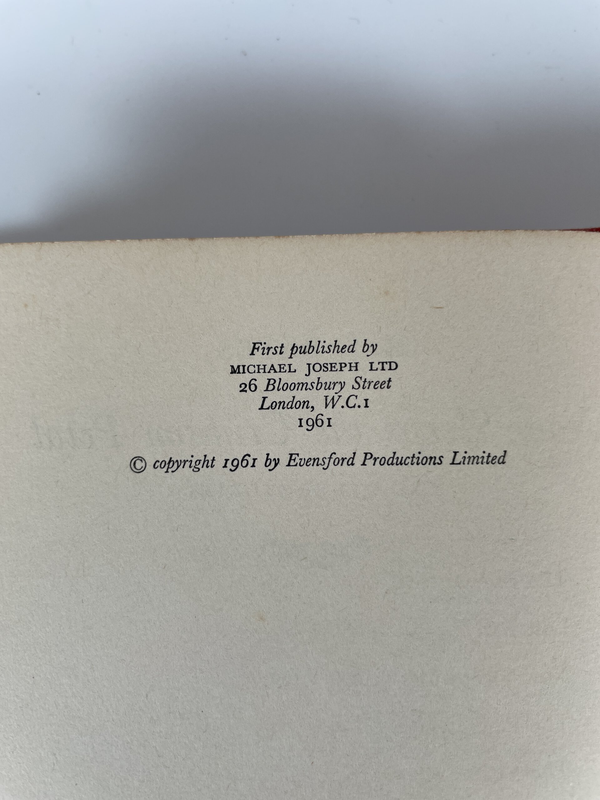 he bates now sleeps the crimon petal first edition2