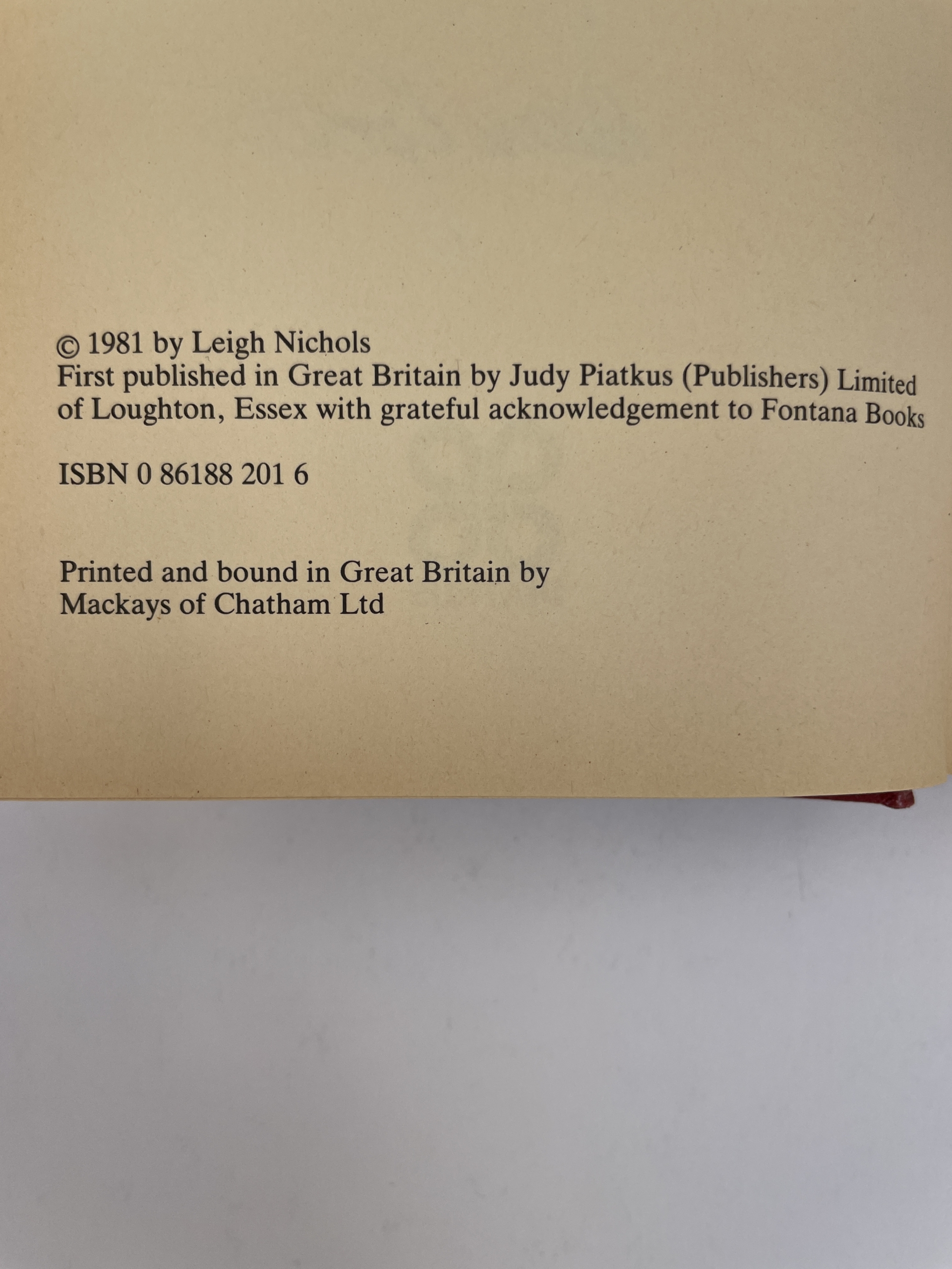 leigh nichols signed first edition3