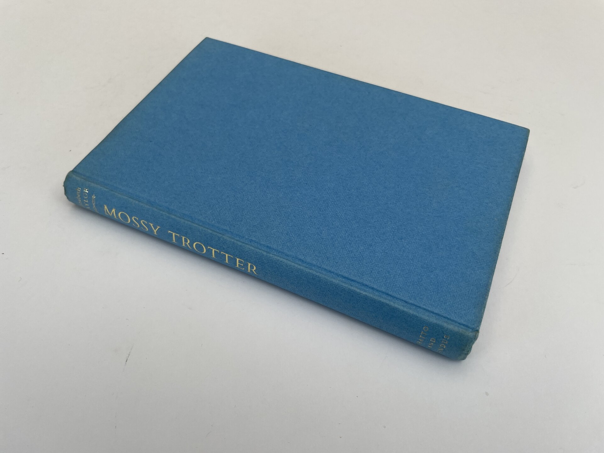 elizabeth taylor mossy trotter first ed3