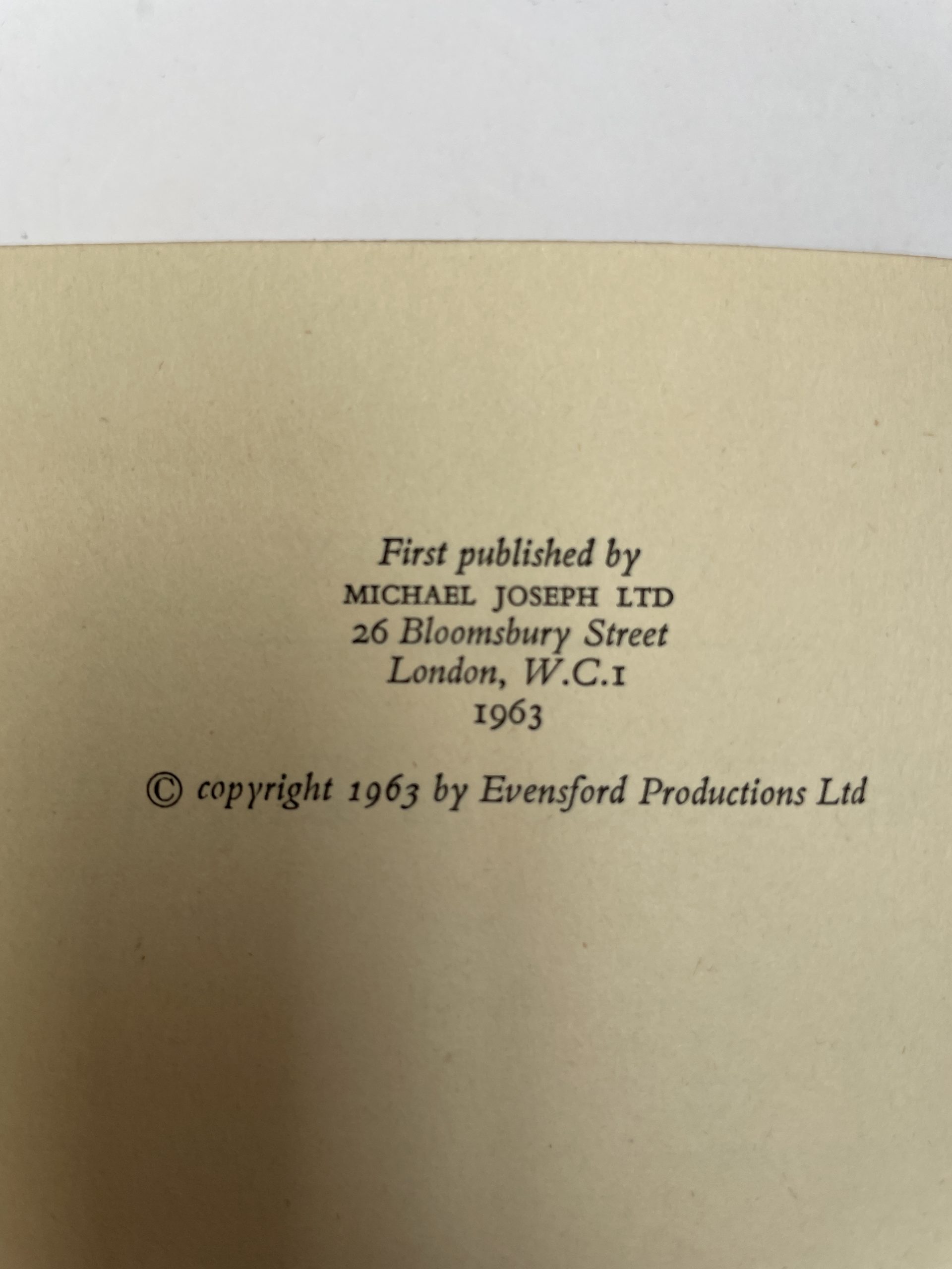 H E Bates - Oh! To Be In England - First Edition - 1963 - Image 2