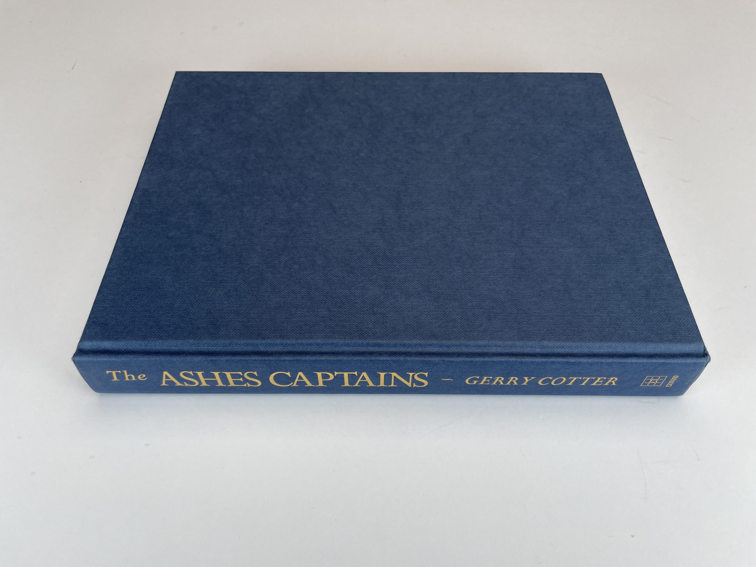 Gerry Cotter - The Ashes Captains - SIGNED by Cotter and twice by Sir Richard Hadlee - First Edition - 1991 - Image 8