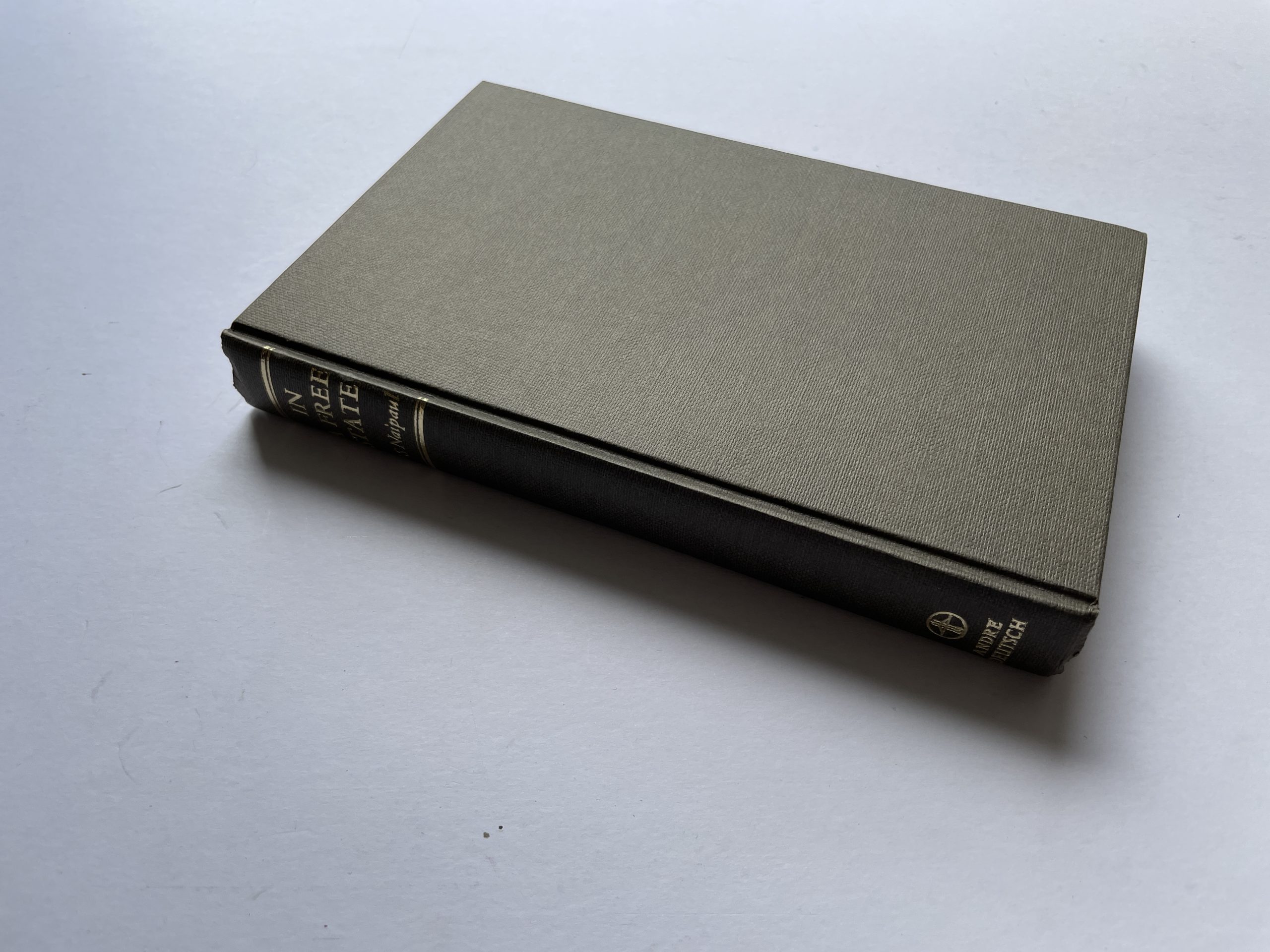 V.S. Naipaul - In A Free State - First Edition 1971 - with the rare wrap-around band - Image 3