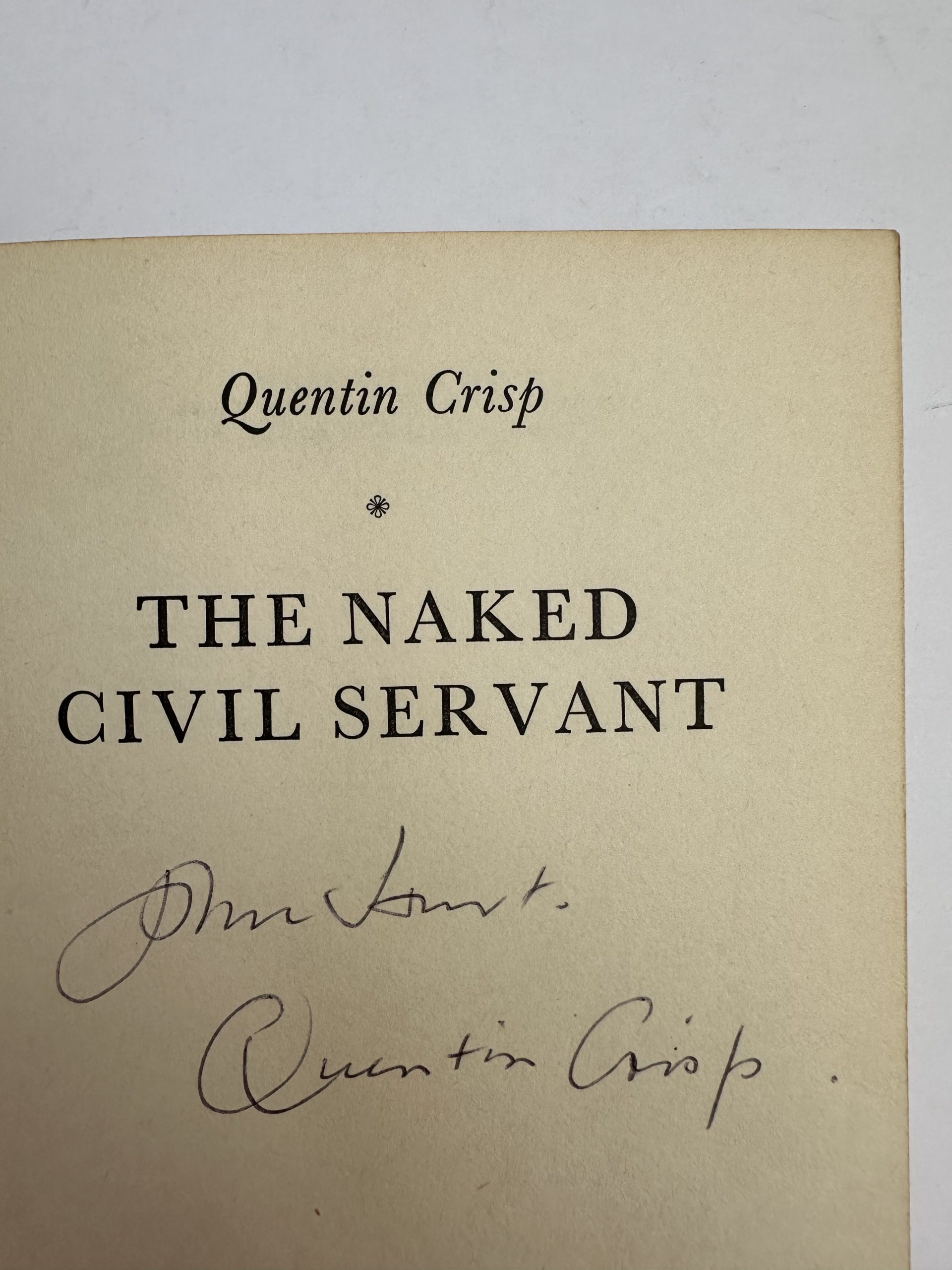 Quentin Crisp - The Naked Civil Servant - First Edition 1968 - SIGNED by John Hurt - Image 2