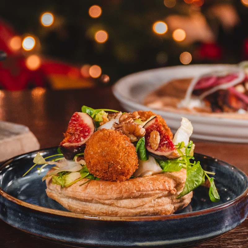 The Queens Arms cover image