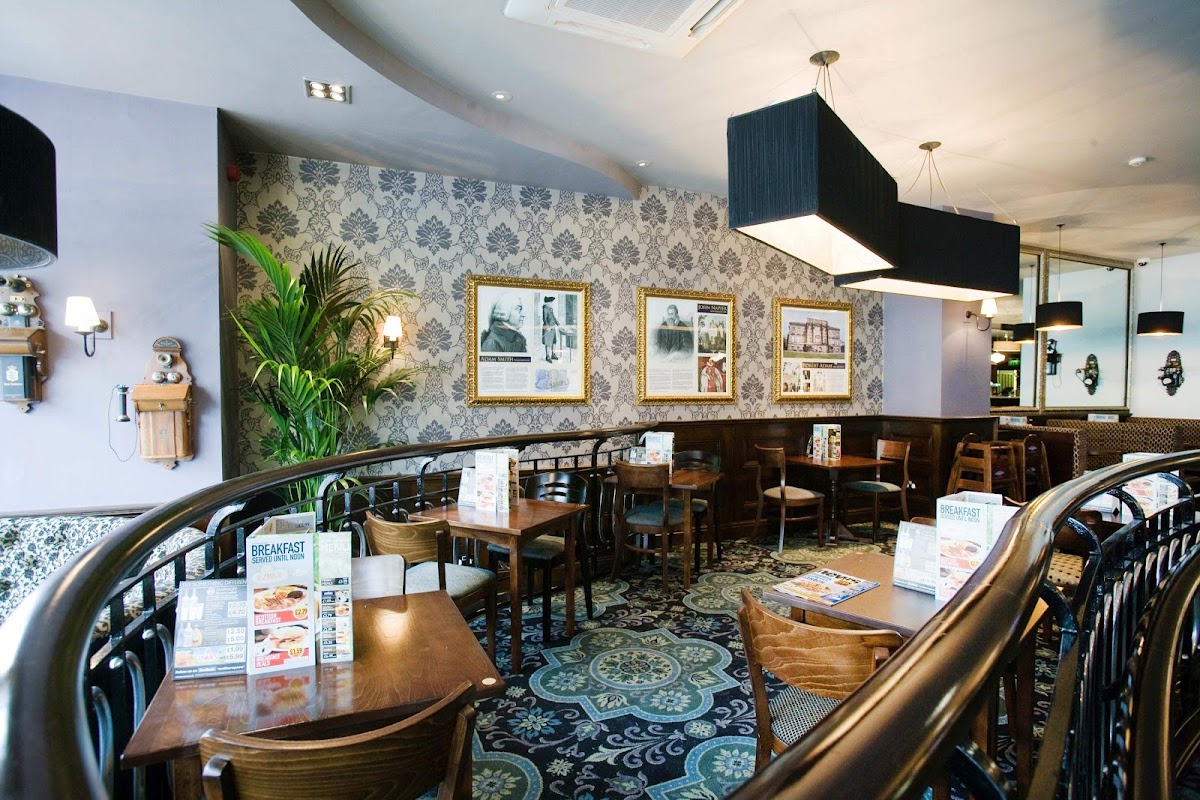 The Alexander Graham Bell - JD Wetherspoon logo