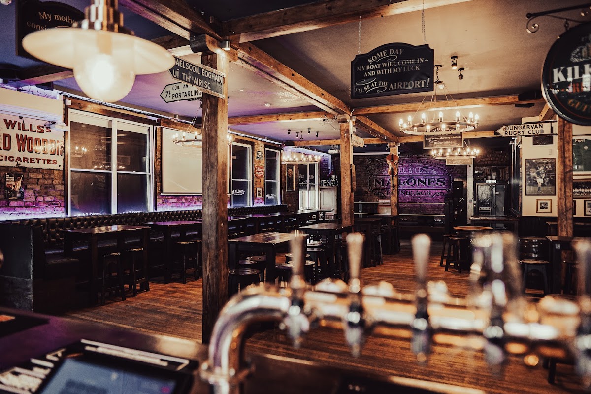 Malones Edinburgh logo