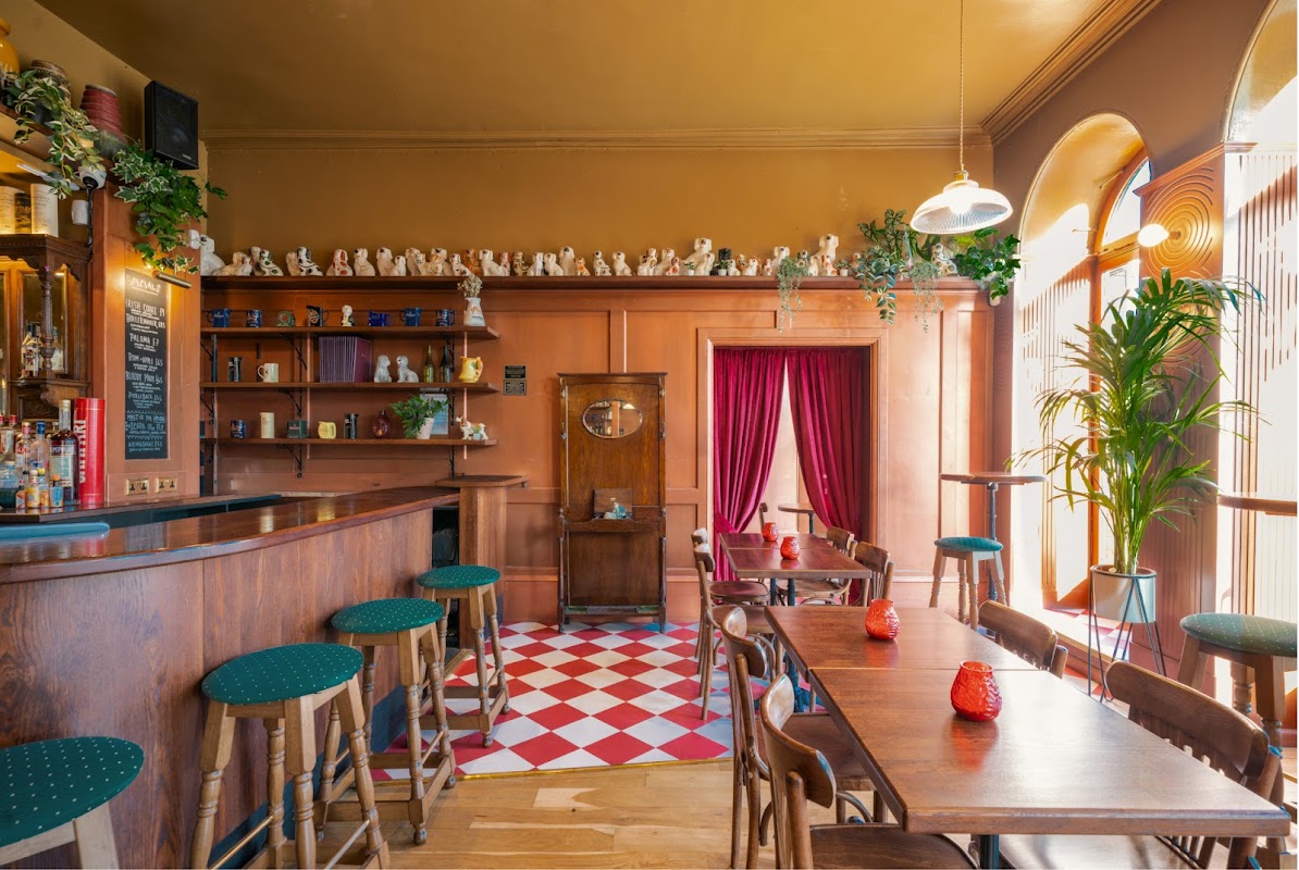 The Gilded Saloon logo