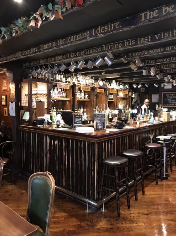 The White Hart Inn logo