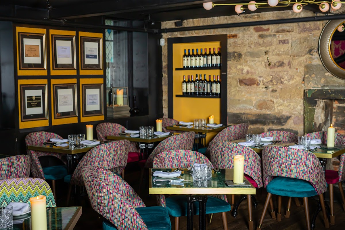 Divino Enoteca Italian Restaurant & Wine Bar logo