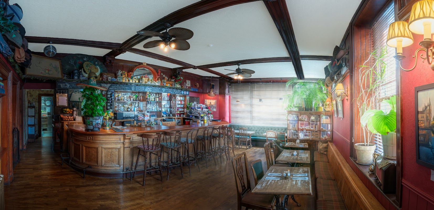 Roseleaf Bar Cafe logo