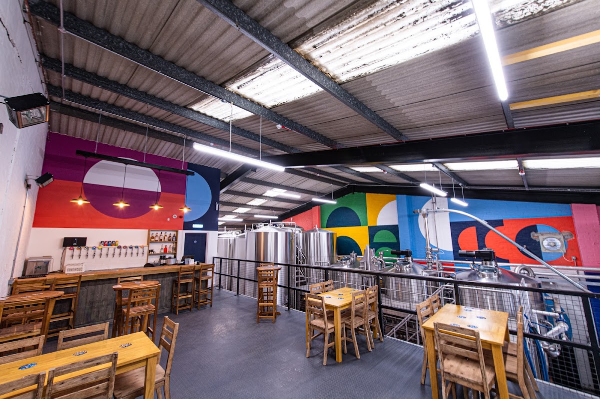 Moonwake Beer Co. | Brewery & Taproom logo