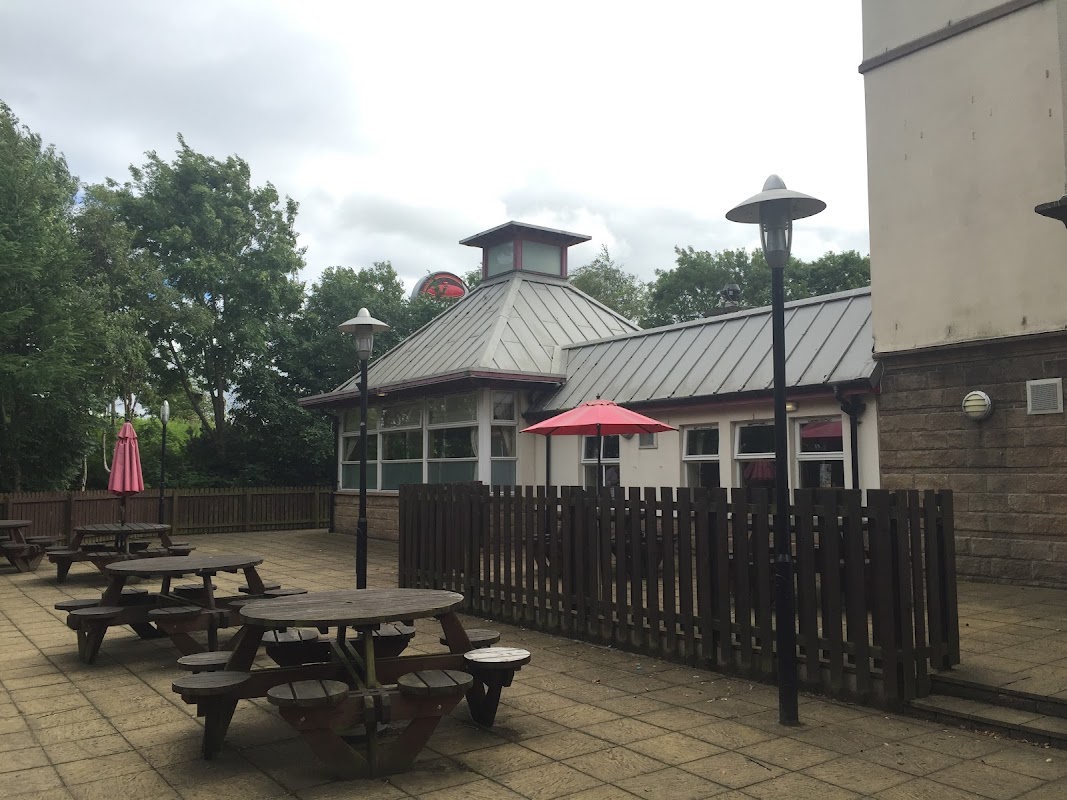 Queens Crossing Brewers Fayre logo