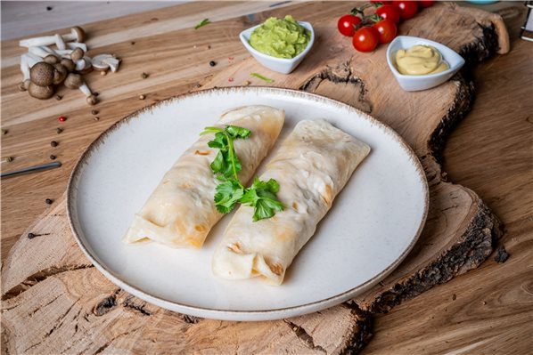 2 Burritos de pollo asado-lateral