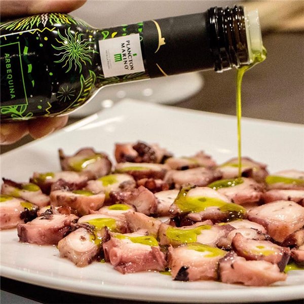 Extra Virgin Olive Oil Arbequina with Marine Plankton, Castillo de Canena-izquierda