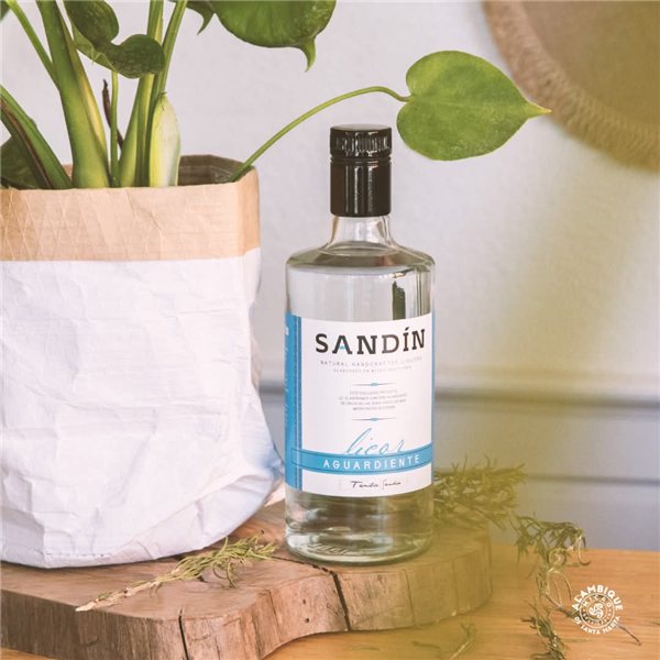 Orujo Sandín Brandy 70cl-lateral