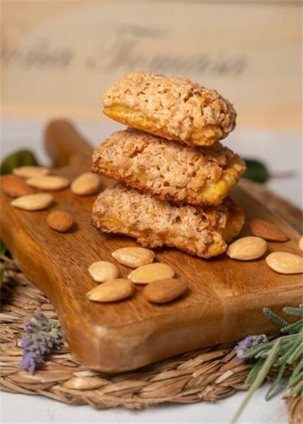 Puff pastry almond cookies 200g.-detalle