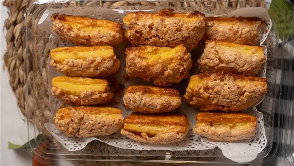 Puff pastry almond cookies 200g.-trasera