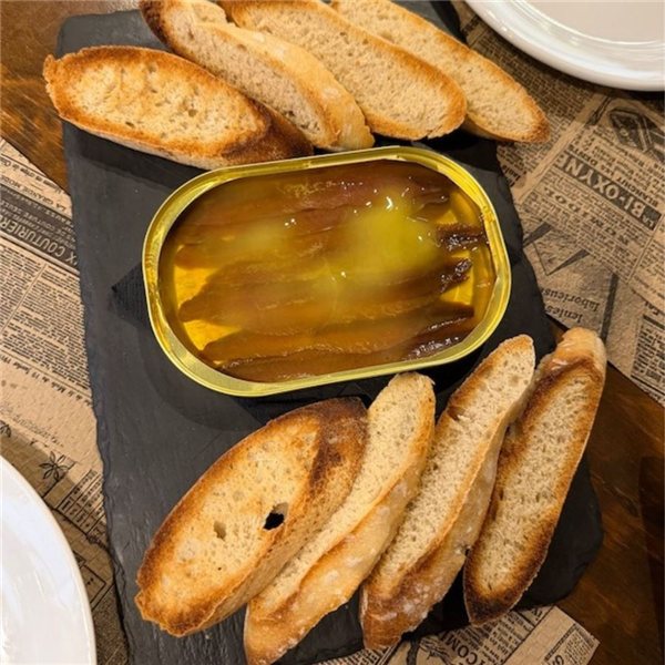 Anchoas del Cantábrico en mantequilla, Casa Santoña-izquierda