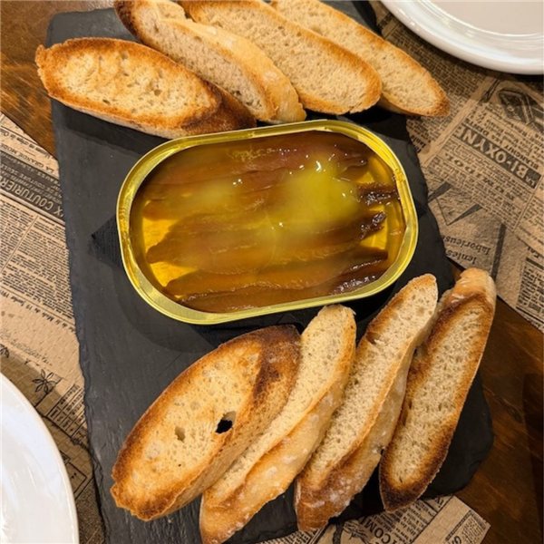 Anchoas del Cantábrico en mantequilla, Casa Santoña-trasera