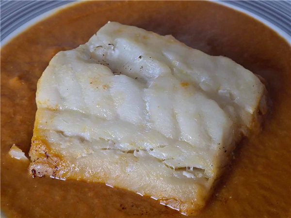 Bacalao con salsa de gambas-lateral