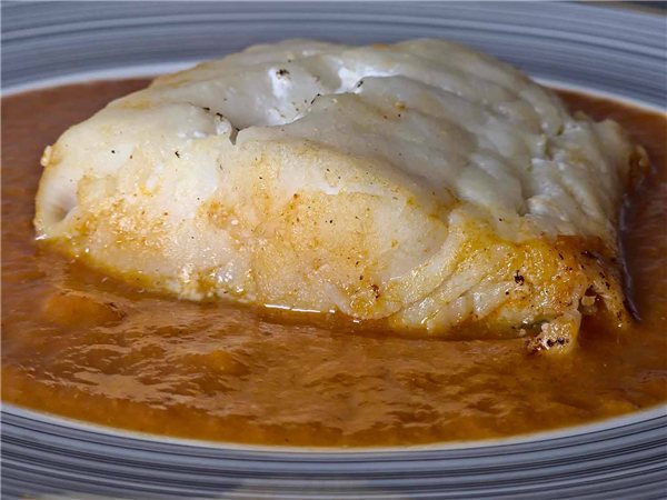 Bacalao con salsa de gambas-trasera