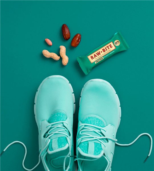 Barrita Energética +Protein RawBite de Cacahuete y Caramelo Salado Ecológica-izquierda