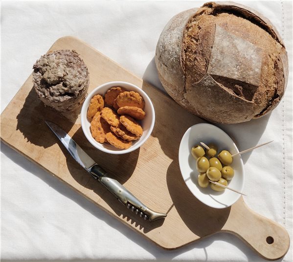 Salzgebäck*|*Mit Tomme des Pyrénées und schwarzem Pfeffer 80g-detalle
