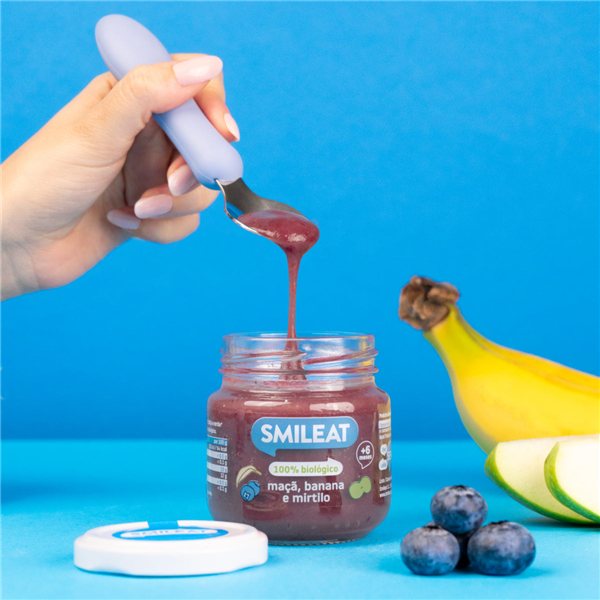 Jar of apple, banana and blueberry-detalle