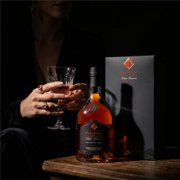 Brandy Fernando de Castilla Solera Reserva Estuchado-lateral