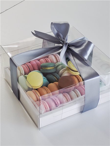 Gift box with 30 macarons-trasera