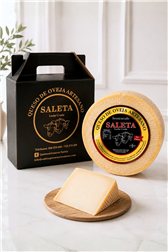 Geschenkbox mit Halbfestem Käse von Schafmilch Artisan Saleta