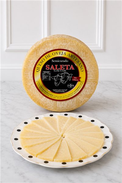 Geschenkbox mit Halbfestem Käse von Schafmilch Artisan Saleta-trasera