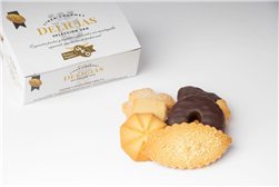 Box of 6 assorted tea pastries.