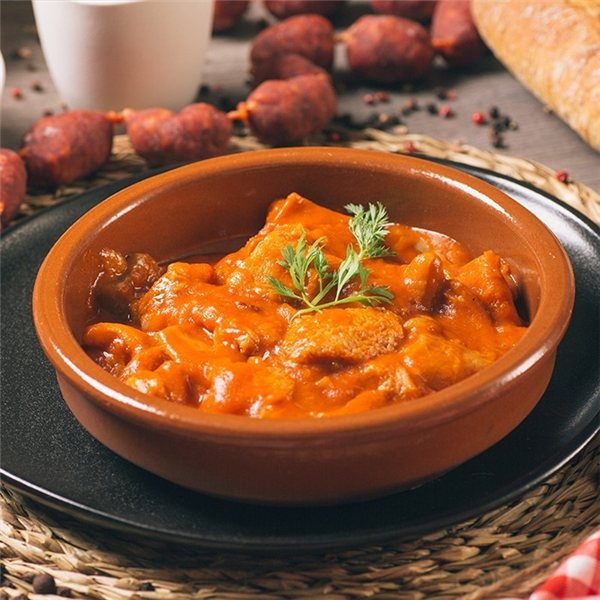 "Callos a la Madrileña Litoral" se traduce al francés como "Tripes à la Madrilène Litoral".-detalle