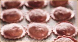 Cappellacci de speck, brie y radicchio – caja 4 kg