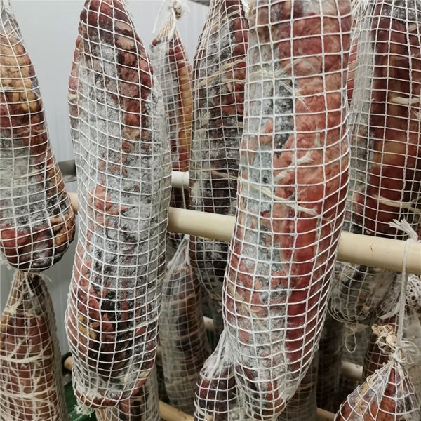 Cured beef jerky. Approximately 1 kg.-trasera