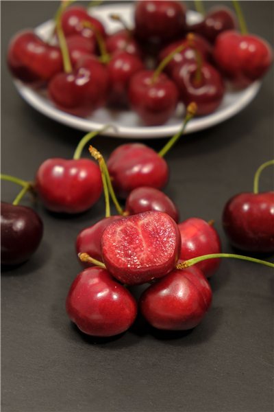 Cerises de la vallée du Jerte variété Bourlat-Nimba ou similaires 2 kg-lateral