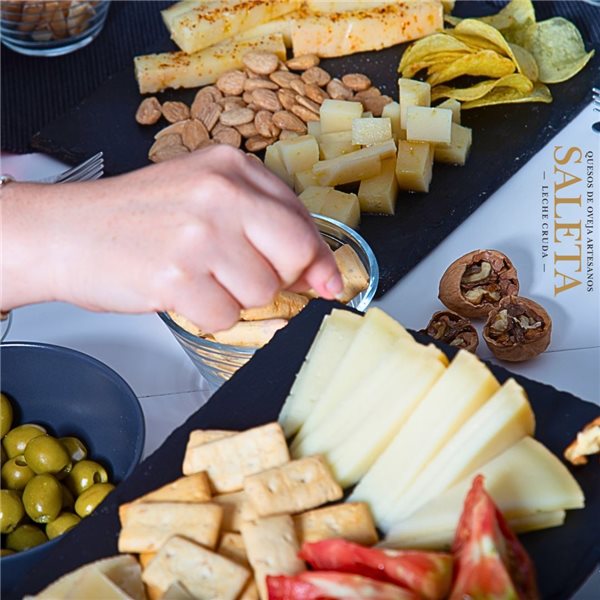 Cesta de Quesos Regalo Gourmet "Pack Be Cheese"-trasera