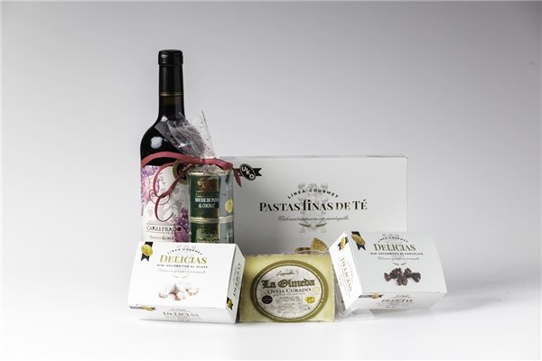 Korb mit einer Auswahl an Nudeln-detalle