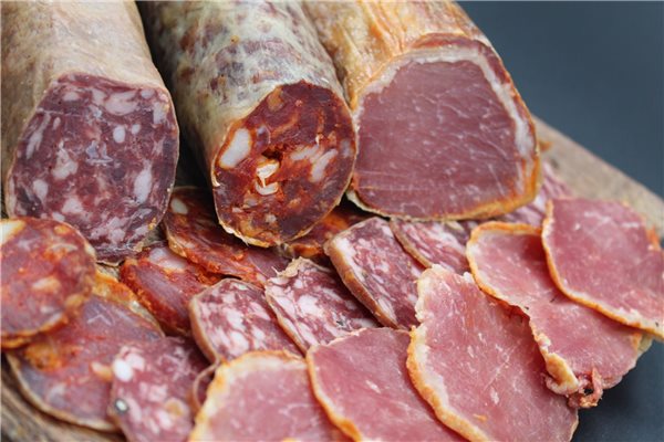 Acorn-fed 100% Iberian cular chorizo-lateral