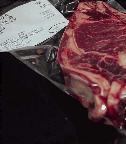 Côte de boeuf ou filet de bœuf 800g (2 pièces)-lateral