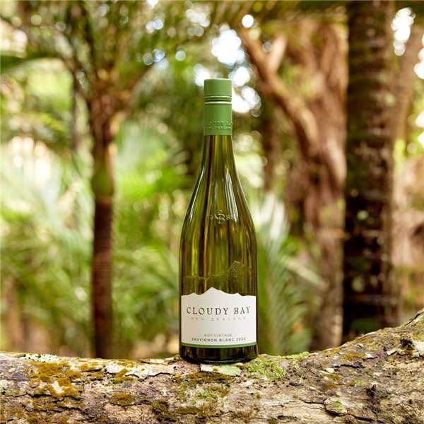 Cloudy Bay Sauvignon Blanc 2025-lateral