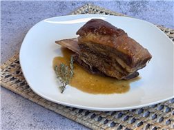 Roast beef ribs in their own juice