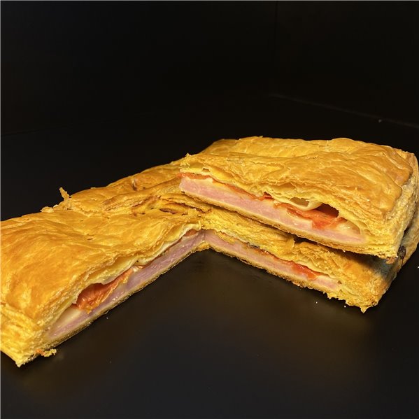 Empanada au jambon, au fromage et à la tomate naturelle-detalle