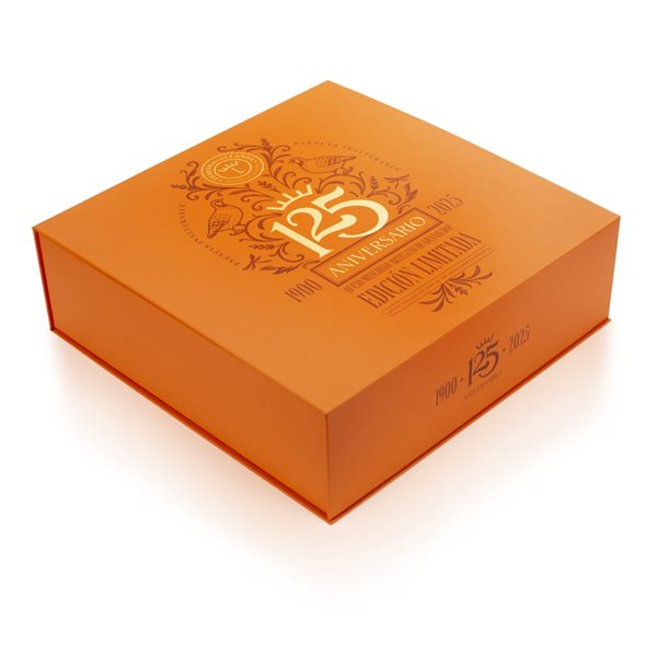 125th Anniversary Set - Cheese, Olive Oil, and Arcos Cheese Knife-detalle