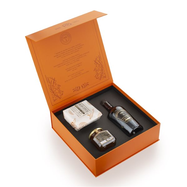 125th Anniversary Gift Set - Cheese, Olive Oil, and Honey-detalle