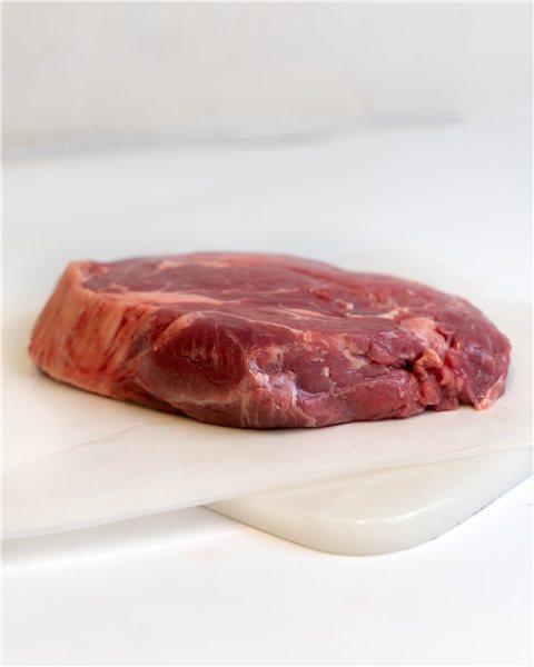 La traducción de "filete de aguja de ternera" al francés es "filet de gîte de bœuf".-trasera